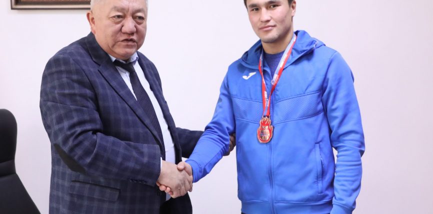 ЭАУнун СТУДЕНТИ СПОРТТО ЖЕҢИШКЕ ЖЕТИШТИ