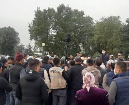 ПАРЛАМЕНТ БИШКЕКТЕГИ ӨЗГӨЧӨ АБАЛДЫ ЖОЙДУ