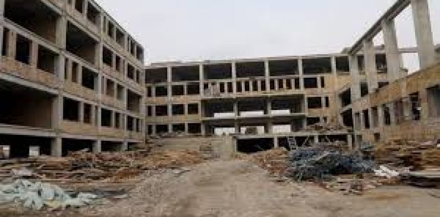 МАНАС ШААРЫНДА 1500 ОРУНДУУ “БРАЙТ 2” ЭЛ АРАЛЫК МЕКТЕБИНИН КУРУЛУШУ КЫЗУУ ЖҮРҮП ЖАТАТ