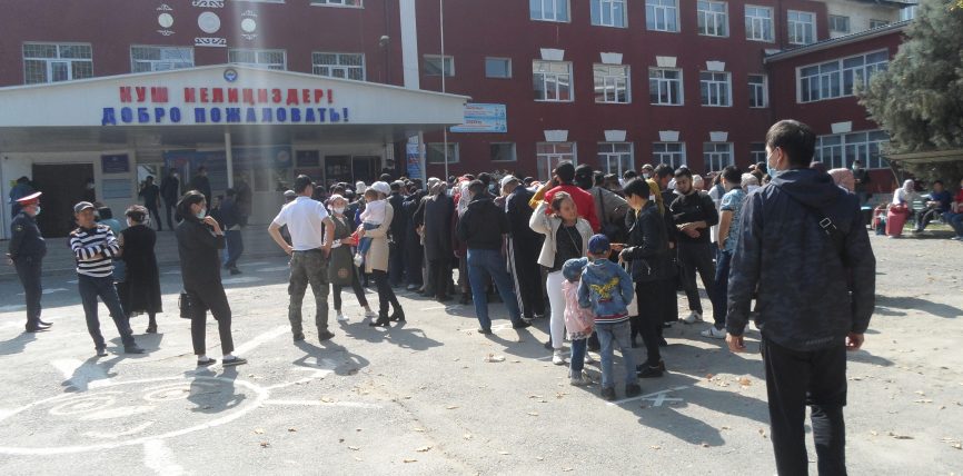 МАЙЛУУ-СУУ ШААРЫНЫН МЭРИ Н.АМАНБАЕВ КЫЗМАТТАН КЕТҮҮ БОЮНЧА АРЫЗЫН ЖАЗДЫ