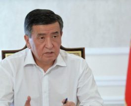 ЖЭЭНБЕКОВ ИНТЕРНЕТТИ ЧЕКТЕГЕН МЫЙЗАМГА КАРШЫ ПИКИРИН БИЛДИРИП, АНЫ КАЙРА ПАРЛАМЕНТКЕ ЖӨНӨТТҮ