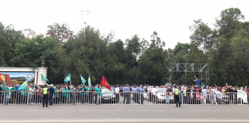 АКТИВИСТТЕР ЖОГОРКУ СОТТУН «КЫРГЫЗСТАН» ПАРТИЯСЫНА БАЙЛАНЫШТУУ ЧЕЧИМИНЕ НААРАЗЫЛЫК БИЛДИРИШТИ