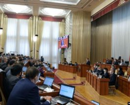 ЖОГОРКУ КЕҢЕШ ДЕПУТАТТАРЫ 2-ОКТЯБРГА ЧЕЙИН ШАЙЛООЧУЛАР МЕНЕН ИШТЕЙ ТУРГАН БОЛДУ