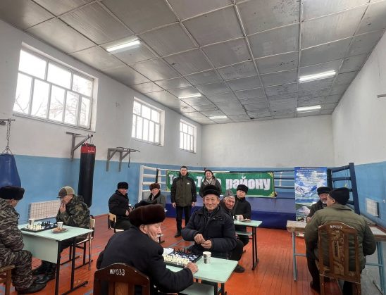 ШАХМАТ БОЮНЧА ЖЕҢҮҮЧҮЛӨР СЫЙЛАНДЫ