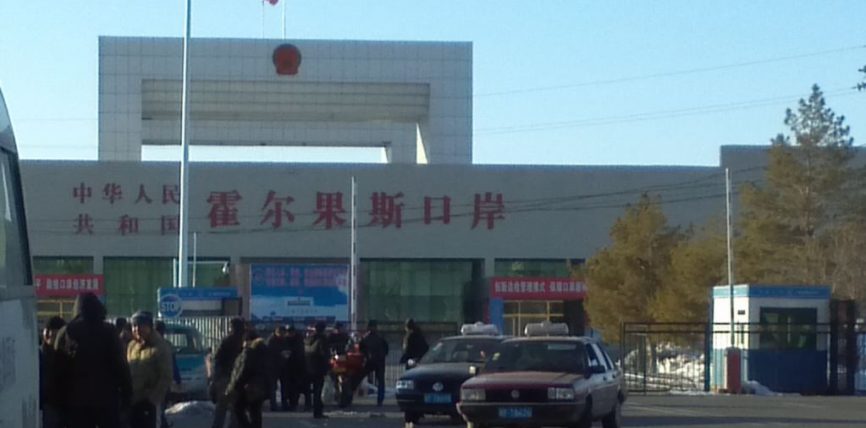КЫТАЙ МЕНЕН ЧЕКТЕШКЕН ЧЕК АРАДА ӨТКӨРҮҮ БЕКЕТТЕРИ УБАКТЫЛУУ ЖАБЫЛАТ