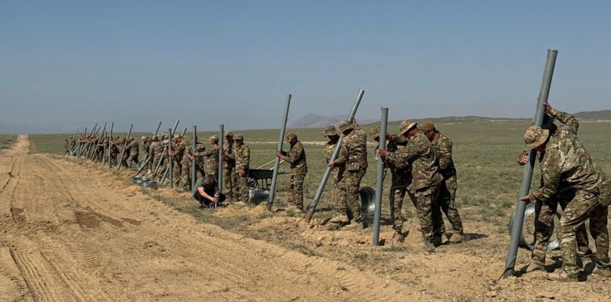 БЫЙЫЛ КЫРГЫЗ-ТАЖИК ЧЕК АРАСЫНЫН 270 ЧАКЫРЫМЫНА ЗЫМ ТАРТЫЛАТ