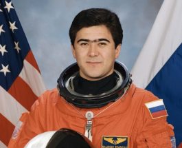 Салижан ШАРИПОВ: “КЫРГЫЗСТАНДАН КЕЛЕЧЕКТЕ ДАГЫЛЕ КОСМОСТУ БАГЫНДЫРГАН АДАМДАР ЧЫГААРЫНА БЕКЕМ ИШЕНЕМ!”