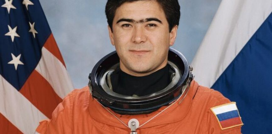Салижан ШАРИПОВ: “КЫРГЫЗСТАНДАН КЕЛЕЧЕКТЕ ДАГЫЛЕ КОСМОСТУ БАГЫНДЫРГАН АДАМДАР ЧЫГААРЫНА БЕКЕМ ИШЕНЕМ!”
