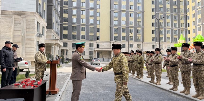 ЧЕК АРАЧЫЛАРДЫН ЖҮЗ ҮЙ-БҮЛӨСҮ ЖАҢЫ КОНУШКА КӨЧҮП КИРИШТИ