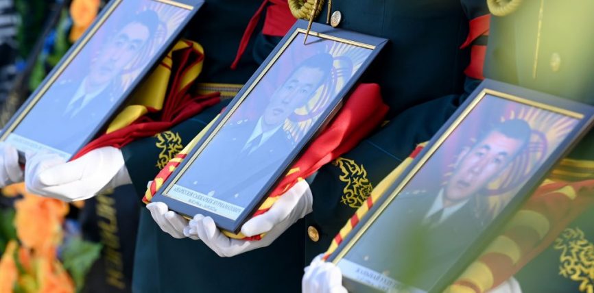 ТАНК МЕНЕН КОШО ӨРТТӨНҮП КЕТКЕН ҮЧ ЖООКЕРДИН СӨӨГҮ «АТА-БЕЙИТКЕ» КОЮЛДУ