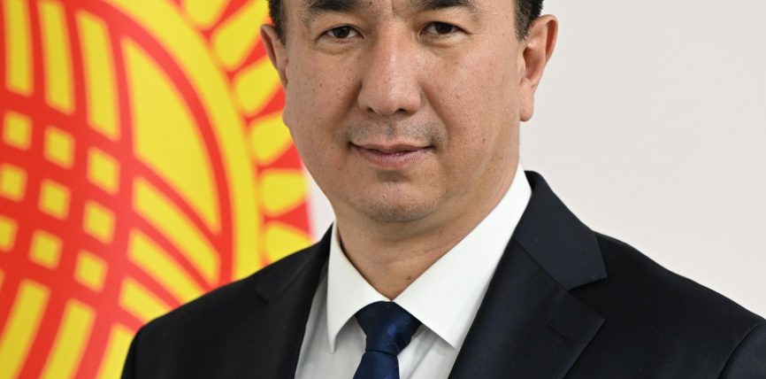 ЖАҢЫ ЖЫЛ ӨНҮГҮҮНҮН ЖЫЛЫ БОЛСУН!