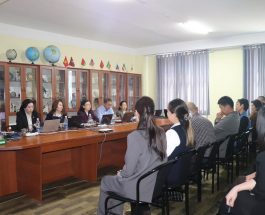 ОШМУда БИЛИМ САПАТЫ ТЕКШЕРИЛИП, АККРЕДИТАЦИЯЛОО ЖАРАЯНЫ ЖЫЙЫНТЫКТАЛДЫ