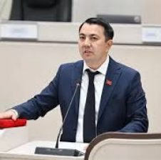 ПАРЛАМЕНТТЕ ЖАҢЫ ТӨРАГА ШАЙЛАНДЫ