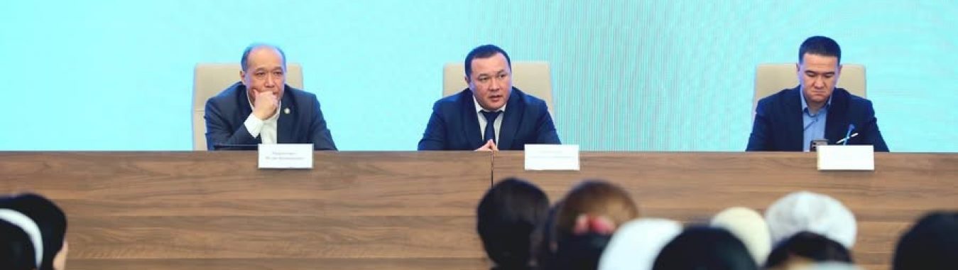 “МАМЛЕКЕТТИК ТИЛ КОРГОЛУУГА ЭМЕС, КОЛДОНУУГА МУКТАЖ” АТТУУ ЖЫЙЫН ӨТТҮ