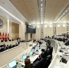 ЖОГОРКУ КЕҢЕШКЕ ТӨРТ ЖАҢЫ ДЕПУТАТ КЕЛДИ