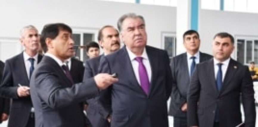 ЭМОМАЛИ РАХМОН ТАЖИКСТАНДА ЭЛЕКТР ЭНЕРГИЯСЫНА ЧЕКТӨӨ КИРГИЗИЛГЕНИН ТАСТЫКТАДЫ
