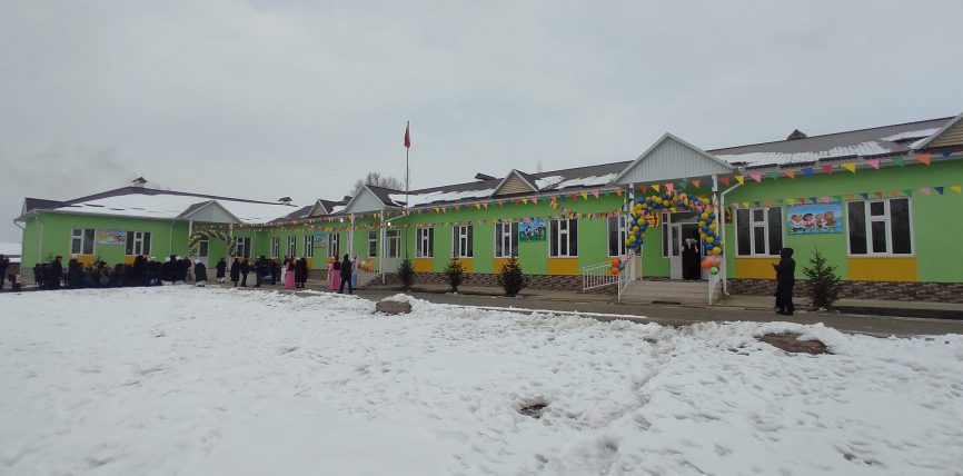 ӨЗГӨНДӨ 75 ОРУНДУУ ЖАҢЫ БАЛА БАКЧА ПАЙДАЛАНУУГА ТАПШЫРЫЛДЫ