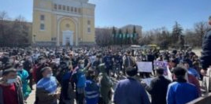 КАЗАКСТАНДА КЫТАЙ ЗАВОДДОРУНУН КУРУЛУШУНА КАРШЫ АКЦИЯЛАР ӨТҮП, БИР НЕЧЕ КИШИ КАРМАЛДЫ