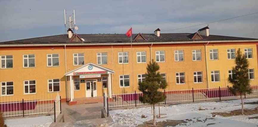 БАТКЕНДЕ ЧЕК АРА ЧАТАГЫНДА ТАЛКАЛАНГАН МЕКТЕП ПАЙДАЛАНУУГА ТАПШЫРЫЛДЫ