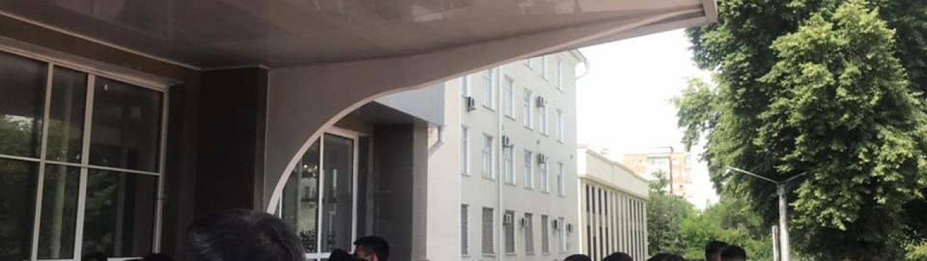 БАТКЕНДЕ ЧЕК АРАГА ЧАТАГЫНА ЧОГУЛГАН ЭЛ МЕНЕН БИЙЛИК ӨКҮЛДӨРҮ СҮЙЛӨШҮП ЖАТЫШАТ