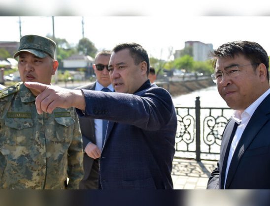 ОШ ШААРЫНДАГЫ АК-БУУРА ДАРЫЯСЫНАН 323 МИҢ ТОННАДАН АШЫК ТАШТАНДЫ ЧЫГАРЫЛДЫ