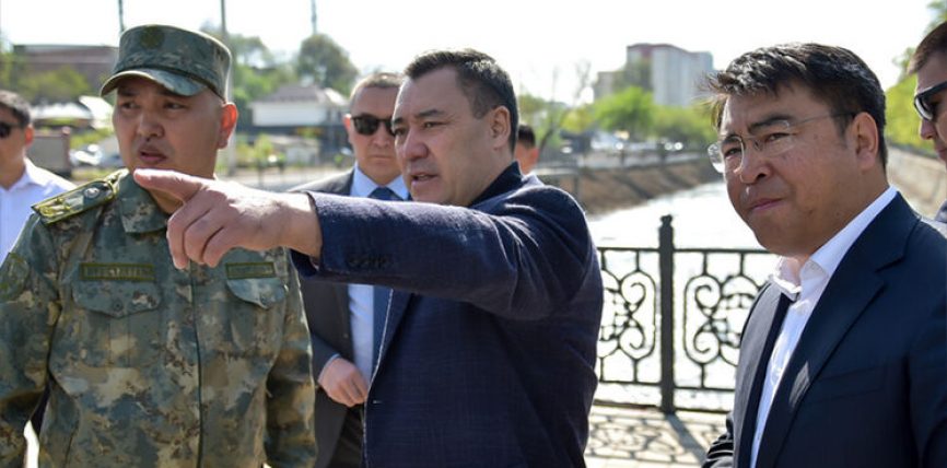 ОШ ШААРЫНДАГЫ АК-БУУРА ДАРЫЯСЫНАН 323 МИҢ ТОННАДАН АШЫК ТАШТАНДЫ ЧЫГАРЫЛДЫ