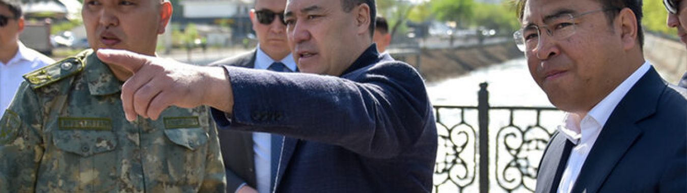 ОШ ШААРЫНДАГЫ АК-БУУРА ДАРЫЯСЫНАН 323 МИҢ ТОННАДАН АШЫК ТАШТАНДЫ ЧЫГАРЫЛДЫ