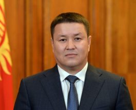 СПИКЕР ПАРЛАМЕНТА ТАЛАНТ МАМЫТОВ НАЧАЛ ИСПОЛНЯТЬ ОБЯЗАННОСТИ ПРЕЗИДЕНТА КР (ВИДЕО)