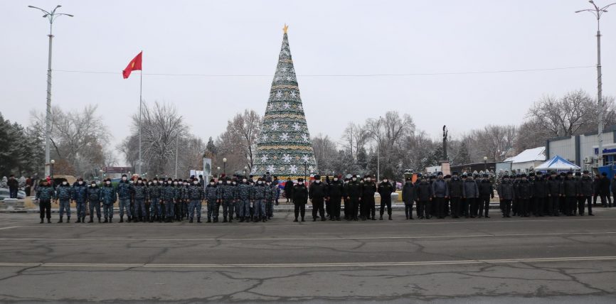 ЖАЛАЛ-АБАДДА ЖАҢЫ ЖЫЛГА КАРАТА ГАРНИЗОНДУК САПТЫК КАРООѲТТҮ