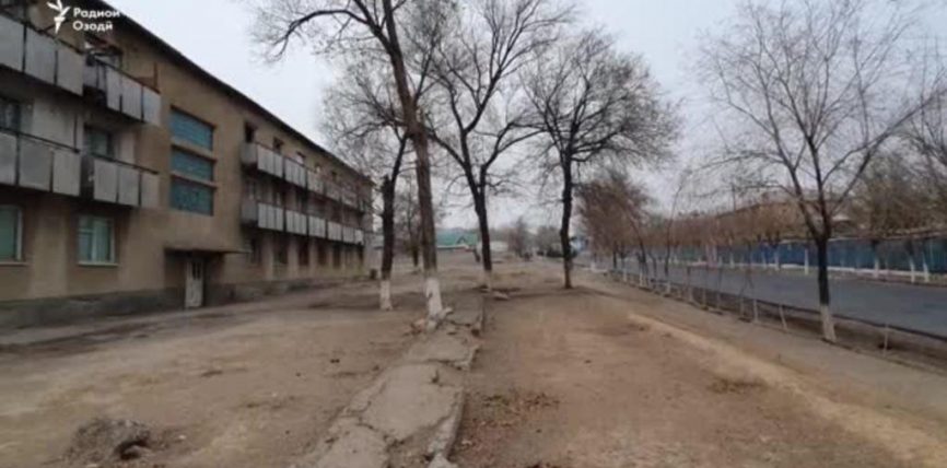 ТАЖИКСТАНДЫН ТҮНДҮГҮНДӨ КӨП КАБАТТУУ ҮЙЛӨРДҮН ТУРГУНДАРЫ МЕШКЕ ОТ ЖАГЫШУУДА