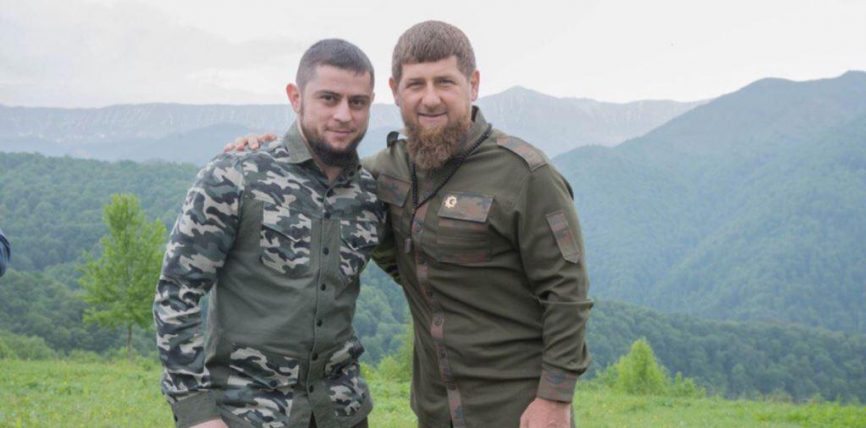 ЧЕЧЕНСТАНДА БАЛДАРЫНА МУХАММЕД ПАЙГАМБАРДЫН АТЫН КОЙГОН АТА-ЭНЕЛЕРГЕ 100 МИҢ РУБЛДЕН БЕРИЛЕТ