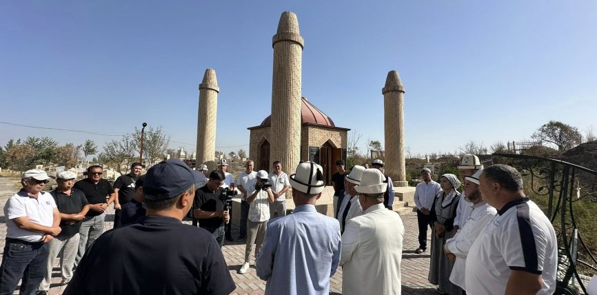 АЛЫМБЕК ДАТКА МЕНЕН КУРМАНЖАН ДАТКАНЫН БЕЙИТИНЕ ЖАҢЫ КҮМБӨЗ КУРУУ ИШИ БАШТАЛДЫ