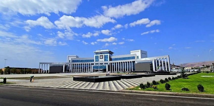 ЖАЛАЛ-АБАД ШААРЫНЫН АТАЛЫШЫН ӨЗГӨРТҮҮ ШААР БЮДЖЕТИНЕ ЖАНА ЖАШООЧУЛАРГА ИРИ ЧЫГЫМ АЛЫП КЕЛБЕЙТ