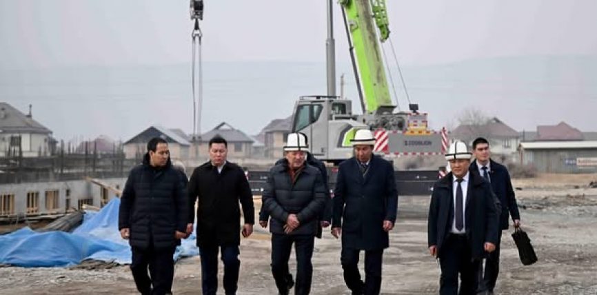 МИНИСТРЛЕР КАБИНЕТИНИН ТӨРАГАСЫ АДЫЛБЕК КАСЫМАЛИЕВ МАНАС ШААРЫНДАГЫ БИР КАТАР КУРУЛУШТАРДЫН ЖҮРҮШҮ МЕНЕН ТААНЫШТЫ