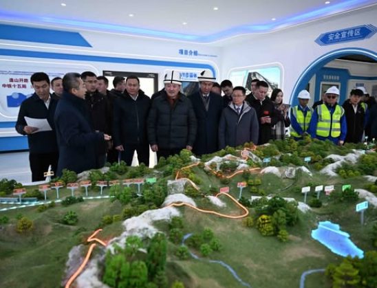 МИНКАБ ТӨРАГАСЫ “КЫТАЙ – КЫРГЫЗСТАН – ӨЗБЕКСТАН” ТЕМИР ЖОЛУНУН ТИЛКЕСИНДЕГИ ТУННЕЛДИН КУРУЛУШУНУН ЖҮРҮШҮ МЕНЕН ТААНЫШТЫ