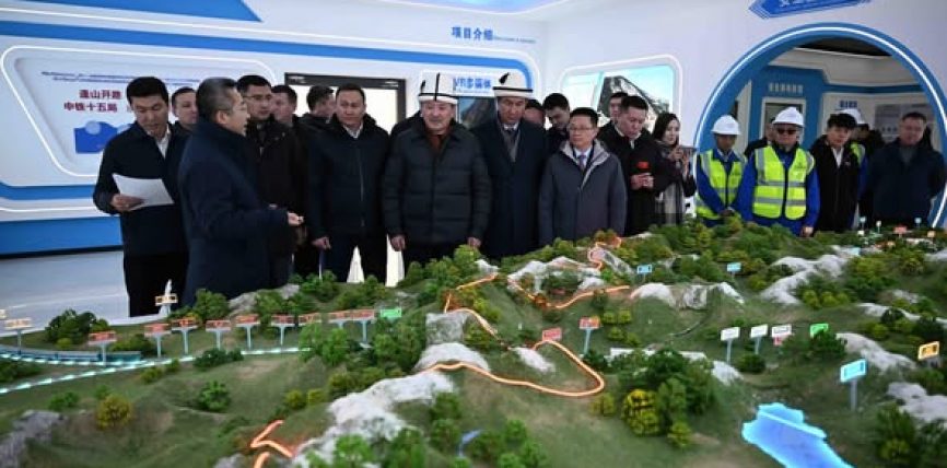 МИНКАБ ТӨРАГАСЫ “КЫТАЙ – КЫРГЫЗСТАН – ӨЗБЕКСТАН” ТЕМИР ЖОЛУНУН ТИЛКЕСИНДЕГИ ТУННЕЛДИН КУРУЛУШУНУН ЖҮРҮШҮ МЕНЕН ТААНЫШТЫ