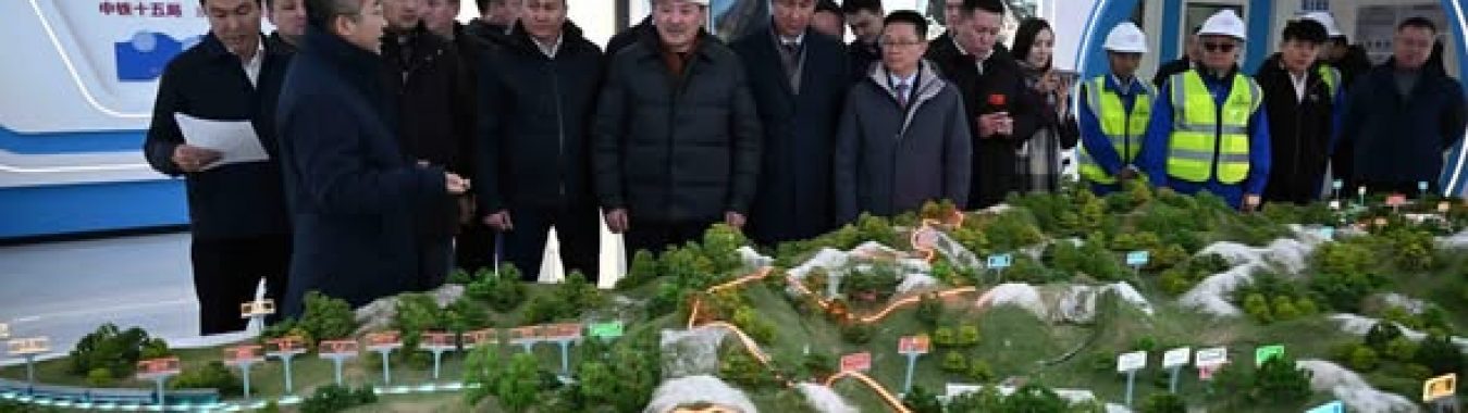 МИНКАБ ТӨРАГАСЫ “КЫТАЙ – КЫРГЫЗСТАН – ӨЗБЕКСТАН” ТЕМИР ЖОЛУНУН ТИЛКЕСИНДЕГИ ТУННЕЛДИН КУРУЛУШУНУН ЖҮРҮШҮ МЕНЕН ТААНЫШТЫ