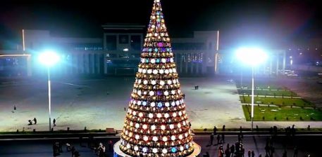 МАНАС ШААРЫНДА ЖАҢЫ ЖЫЛДЫК БАЛАТЫНЫН ОТУ ЖАНДЫ