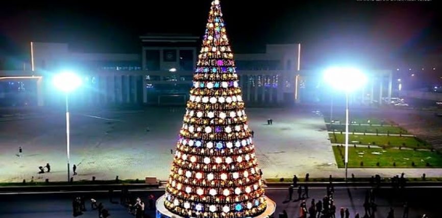 МАНАС ШААРЫНДА ЖАҢЫ ЖЫЛДЫК БАЛАТЫНЫН ОТУ ЖАНДЫ