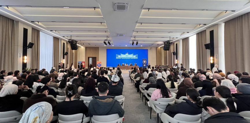 МАНАС ШААРЫНДА ЖАШТАР ЖОГОРКУ КЕҢЕШТИН ИШИН МОДЕЛДЕШТИРИШТИ