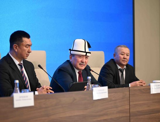 МАНАС ШААРЫНДА ЖАҢЫ МЭР ИШИН БАШТАДЫ