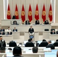 ПРЕЗИДЕНТТИН КАТЫШУУСУНДА ЖОГОРКУ КЕҢЕШТЕ МИНИСТРЛЕР АНТ БЕРИШТИ