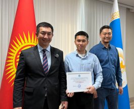 ОБЛУС БАШЧЫСЫ ОЛИМПИАДА ЖЕҢҮҮЧҮЛӨРҮНӨ СЫЙЛЫКТАРДЫ ТАПШЫРДЫ