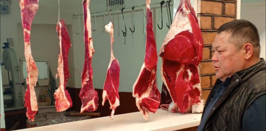 ЖАЛАЛ-АБАД ОБЛУСУНДАГЫ БАЗАРЛАРДА ЭТТИН БААСЫНА МОНИТОРИНГ ЖҮРГҮЗҮЛҮҮДӨ