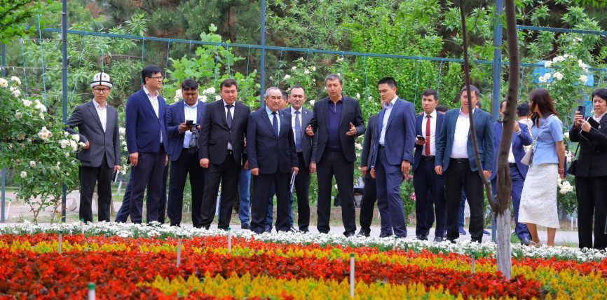 ЖАЛАЛ-АБАД ОБЛУСУНУН ДЕЛЕГАЦИЯСЫ НАМАНГАН ОБЛУСУНДА ИШ САПАРЫ МЕНЕН ЖҮРӨТ