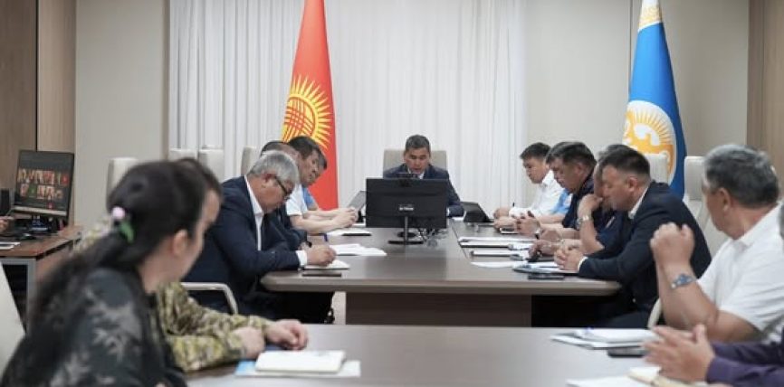 ЖАЛАЛ-АБАД ОБЛУСУНДАГЫ ЖОЛ КЫРСЫКТАРЫН АЗАЙТУУ АРАКЕТТЕРИ ТАЛКУУЛАНДЫ