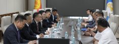 ЖАЛАЛ-АБАДДА КЫЗЫЛ-СУУ КЫРГЫЗ АВТОНОМ ОБЛУСУНУН ДЕЛЕГАЦИЯСЫ МЕНЕН ЖОЛУГУШУУ ӨТТҮ