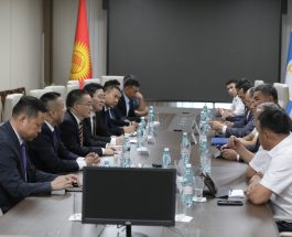 ЖАЛАЛ-АБАДДА КЫЗЫЛ-СУУ КЫРГЫЗ АВТОНОМ ОБЛУСУНУН ДЕЛЕГАЦИЯСЫ МЕНЕН ЖОЛУГУШУУ ӨТТҮ