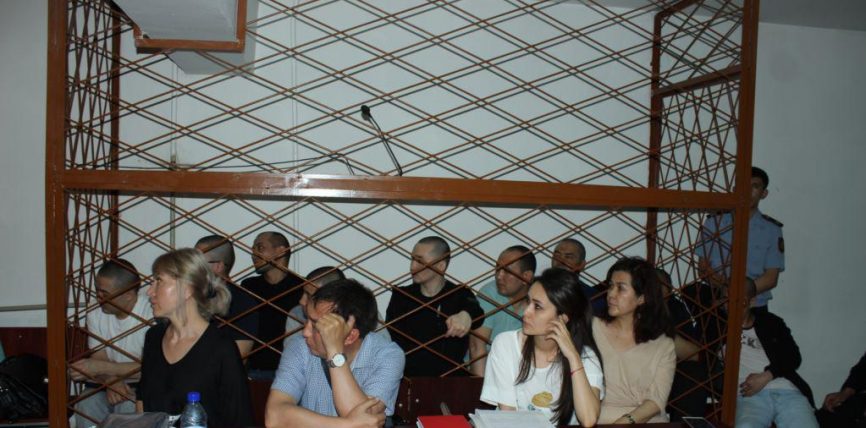 КАЗАКСТАНДА «ТЕРРОРИЗМДИ ҮГҮТТӨӨ» ИШИ БОЮНЧА СОТТОЛГОН ТОГУЗ КИШИНИН БИРИ ТҮРМӨДӨН ЧЫКТЫ
