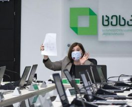 БИЙЛИКТЕГИ «ГРУЗИН КЫЯЛЫ» ПАРТИЯСЫ ПАРЛАМЕНТТЕГИ ОРУНДАРДЫН КӨБҮНӨ ЭЭ БОЛДУ